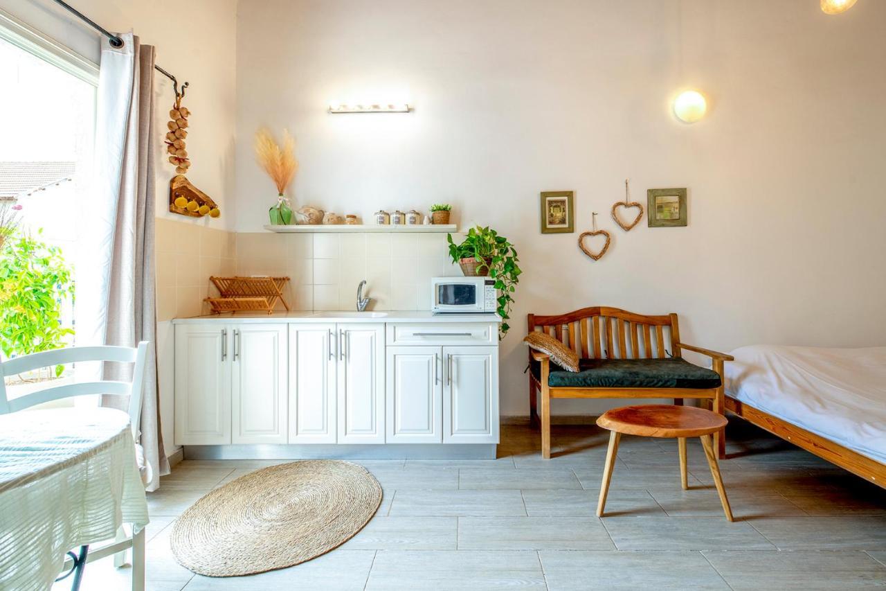 Villa רז אירוח ברמה Qaşrīn Esterno foto