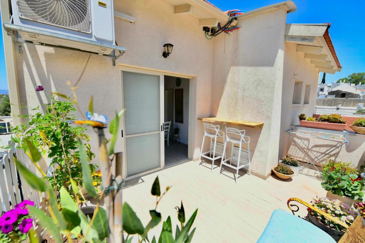 Villa רז אירוח ברמה Qaşrīn Esterno foto