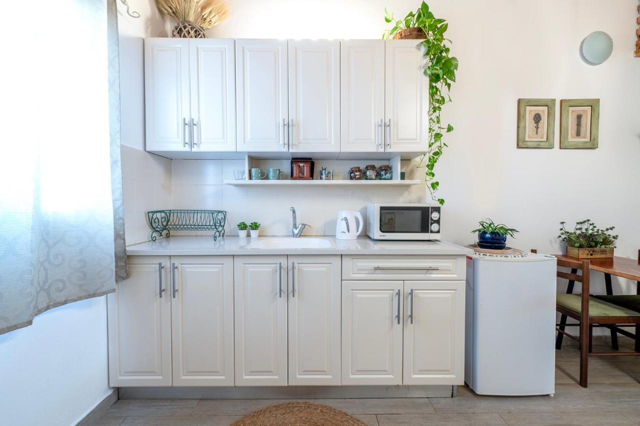Villa רז אירוח ברמה Qaşrīn Esterno foto